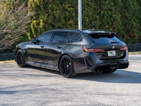 Used 2025 BMW M5 Touring w/ M Driver's Package image 2