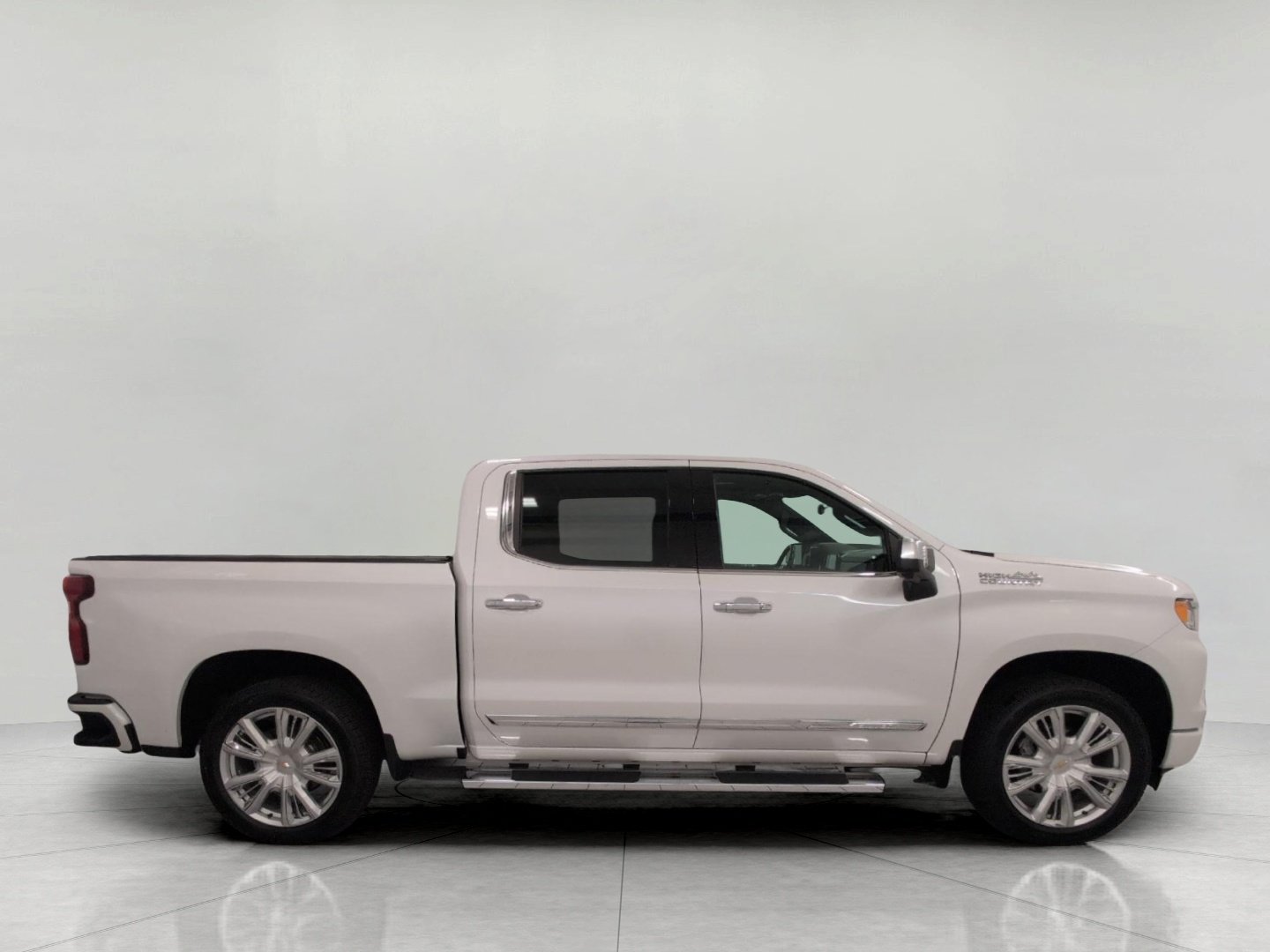 Certified 2024 Chevrolet Silverado 1500 High Country w/ High Country Premium Package AWD/4WD image 11