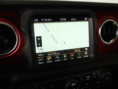 Used 2023 Jeep Wrangler Unlimited Rubicon AWD/4WD image 7