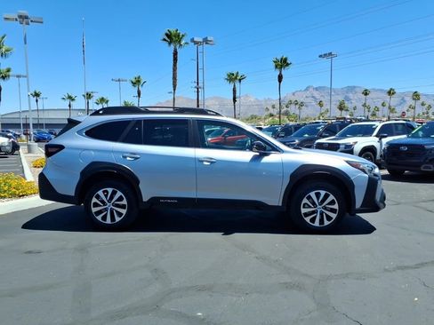 Used 2024 Subaru Outback Premium AWD/4WD image 10
