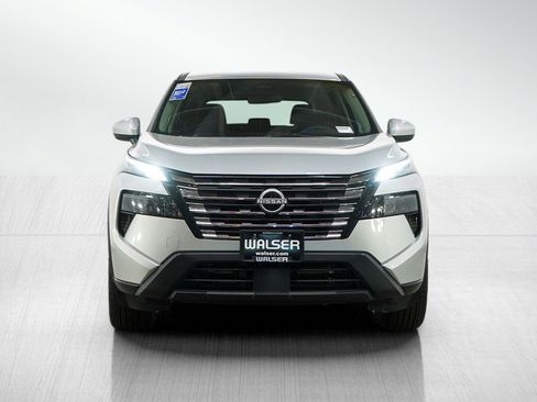 Used 2025 Nissan Rogue SV AWD/4WD image 8