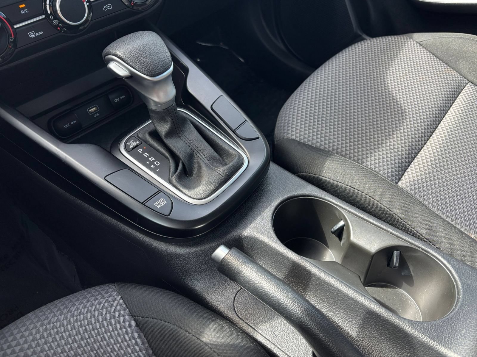 Used 2025 Kia Soul LX w/ LX Technology Package FWD image 39