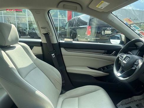 Used 2019 Honda Accord LX image 9