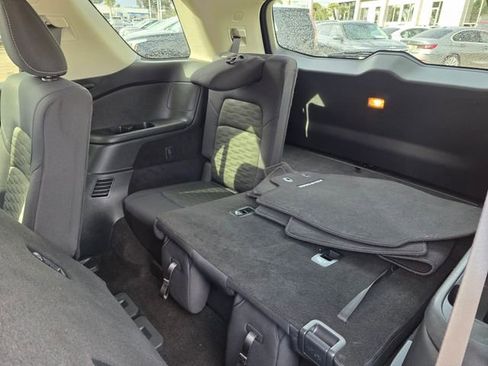 Used 2025 Nissan Pathfinder SV FWD image 18