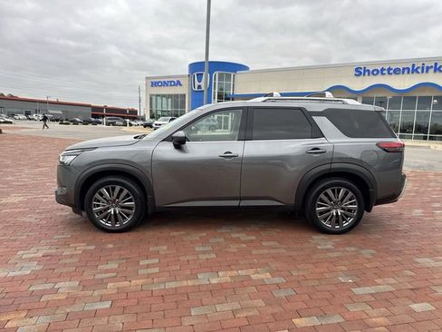 Used 2024 Nissan Pathfinder SL w/ SL Premium Package image 33