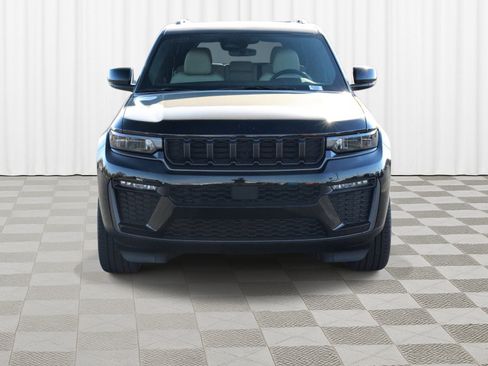 New 2026 Jeep Grand Cherokee Limited w/ Limited Altitude Package AWD/4WD image 32
