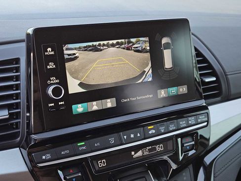 New 2026 Honda Odyssey Touring image 15