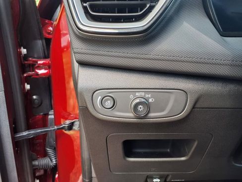 Used 2025 Chevrolet TrailBlazer LT w/ Driver Confidence Package image 8