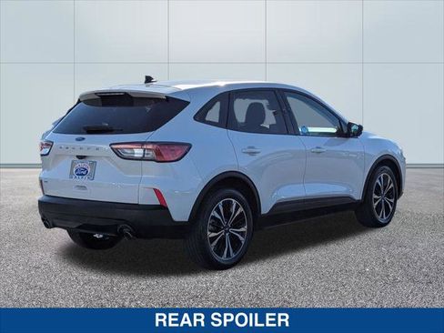 Certified 2022 Ford Escape SE w/ SE Sport Appearance Package image 5