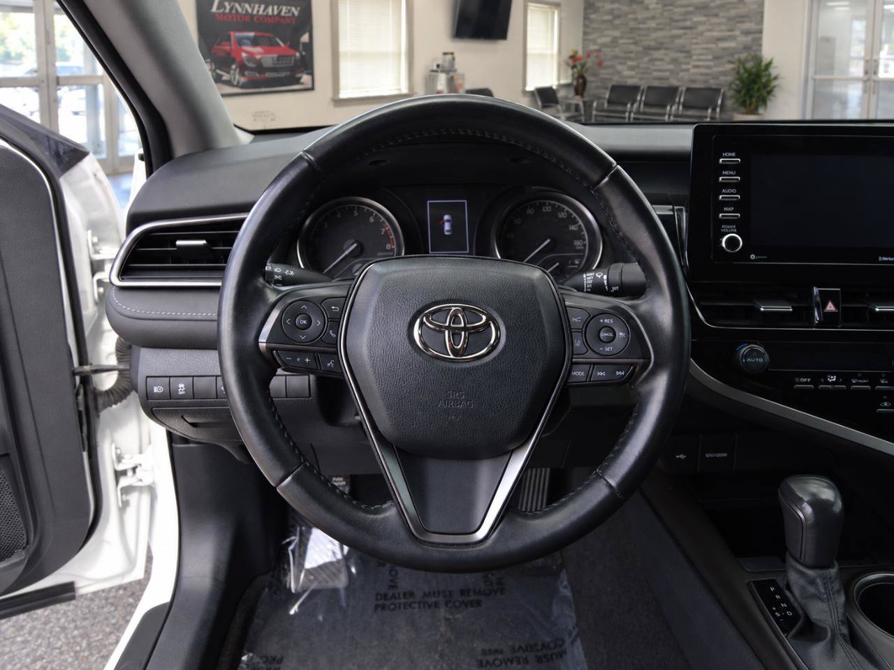 Used 2021 Toyota Camry SE FWD image 9