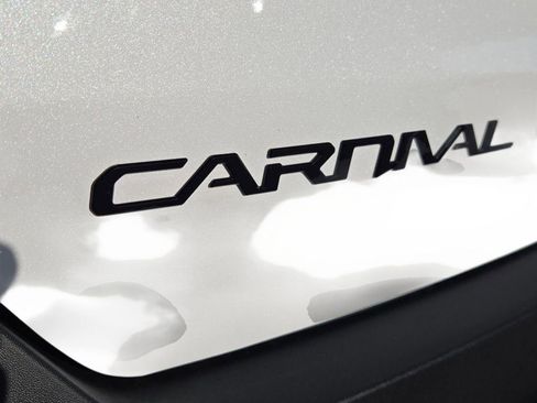 New 2026 Kia Carnival SX Prestige FWD image 11