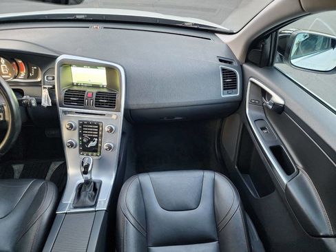 Used 2017 Volvo XC60 T6 Dynamic w/ Climate Package image 19