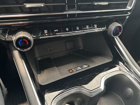 New 2026 Chevrolet Traverse LT w/ Driver Confidence Package image 21