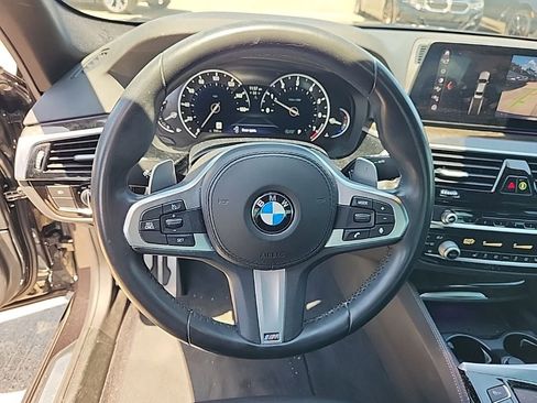 Used 2019 BMW 530i w/ M Sport Package RWD image 4