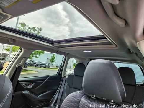 Certified 2023 Subaru Forester Premium AWD/4WD image 9