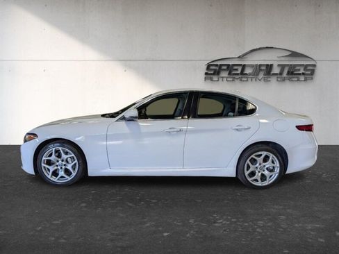 Used 2020 Alfa Romeo Giulia Ti w/ Active Blind Spot Package AWD/4WD image 7