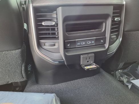 New 2026 RAM 2500 Laramie AWD/4WD image 23