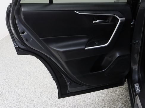 Used 2021 Toyota RAV4 XLE FWD image 26