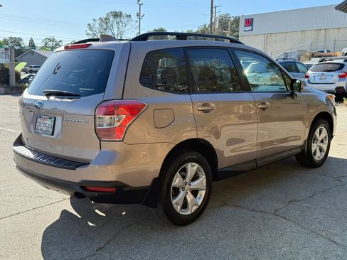 Used 2016 Subaru Forester 2.5i Premium w/ Popular Package #2 AWD/4WD image 8