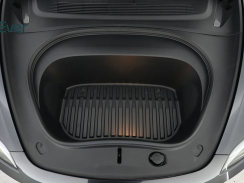 Used 2024 Tesla Model 3 Performance image 28