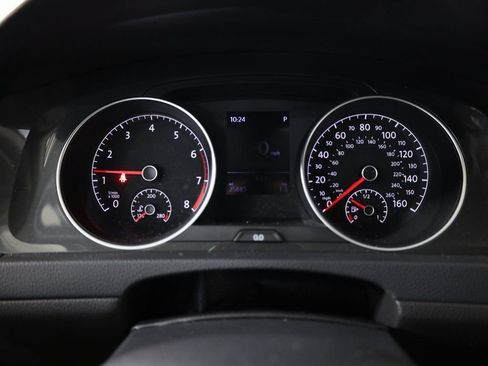 Used 2018 Volkswagen Golf S image 16