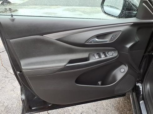 Used 2025 Buick Envista Avenir FWD image 26