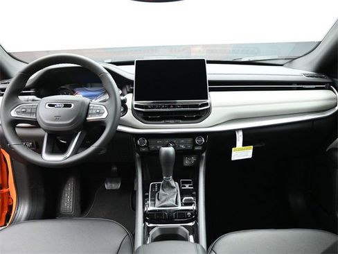 New 2026 Jeep Compass Limited w/ Mopar Graphics Package image 23