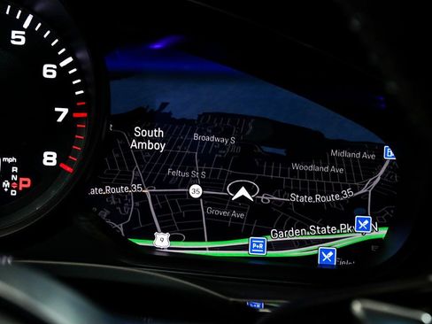 Used 2022 Porsche Cayenne Platinum Edition image 44