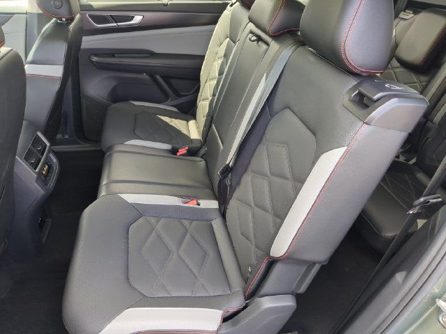 Used 2024 Volkswagen Atlas Peak Edition SEL AWD/4WD image 21