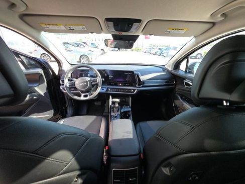 Used 2025 Kia Sportage EX FWD image 25