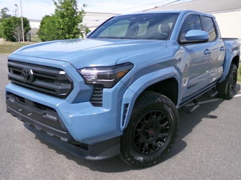 Used 2026 Toyota Tacoma SR5 AWD/4WD image 1