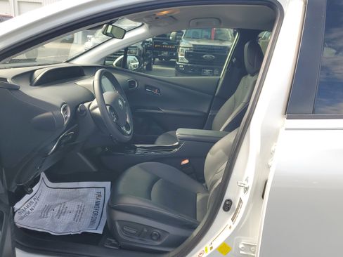 Used 2021 Toyota Prius Prime XLE image 21