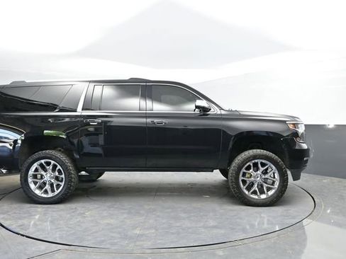 Used 2020 Chevrolet Suburban Premier AWD/4WD image 12