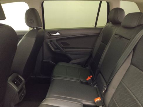 Used 2019 Volkswagen Tiguan SEL FWD image 18