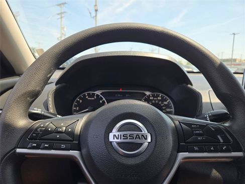 Used 2022 Nissan Altima 2.5 SV FWD image 33