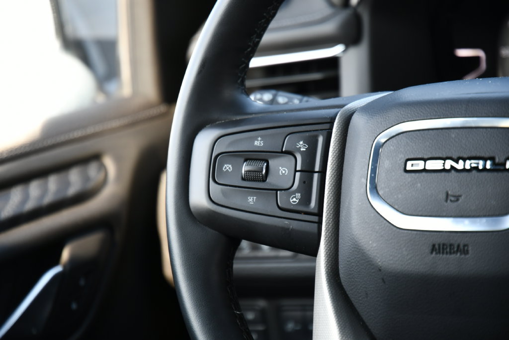Used 2024 GMC Yukon XL Denali AWD/4WD image 35