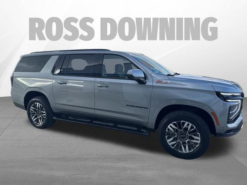 Used 2025 Chevrolet Suburban Z71 AWD/4WD image 8