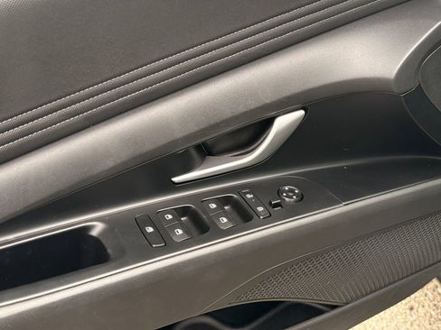 Used 2025 Hyundai Elantra SEL FWD image 22