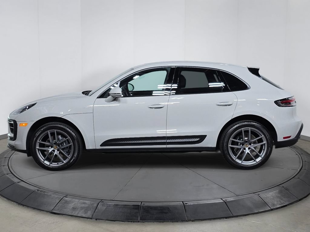 Certified 2026 Porsche Macan AWD/4WD image 2