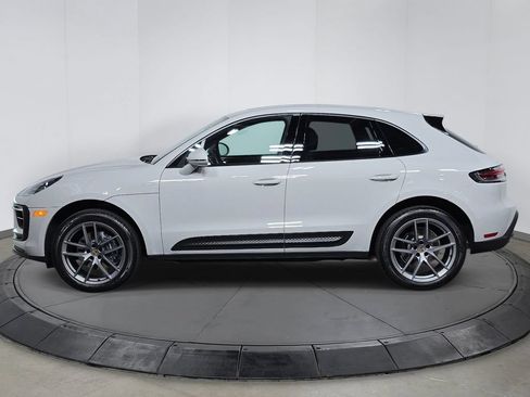 Certified 2026 Porsche Macan AWD/4WD image 2