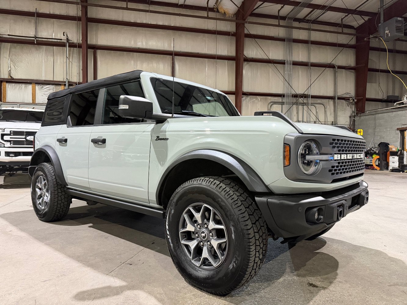 Used 2023 Ford Bronco Badlands AWD/4WD image 1