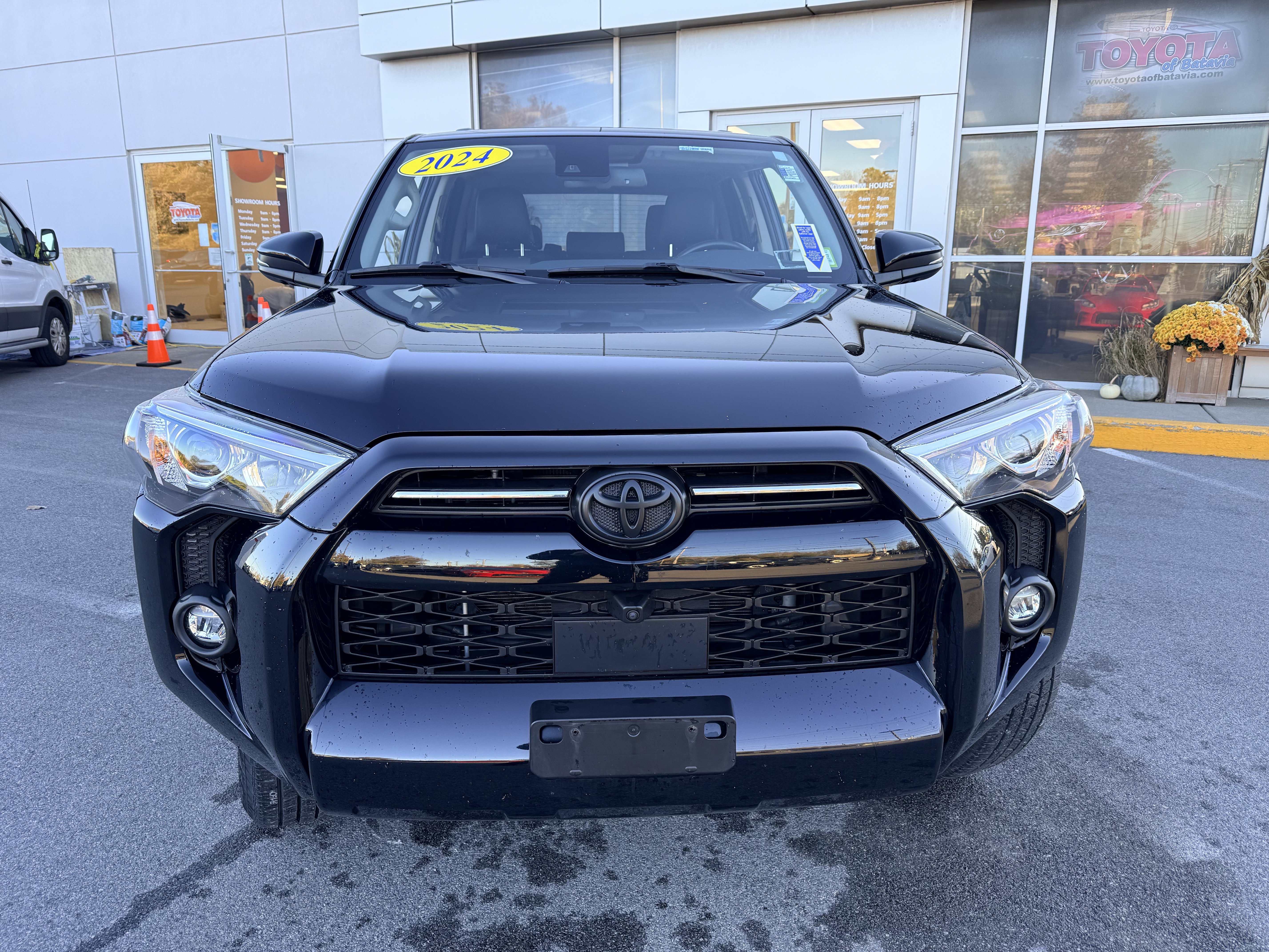 Used 2024 Toyota 4Runner SR5 Premium w/ Moonroof Package AWD/4WD image 2