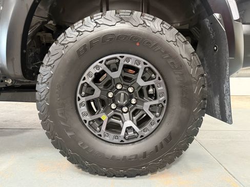 Used 2025 Ford F150 Raptor w/ Equipment Group 803A Raptor R AWD/4WD image 9