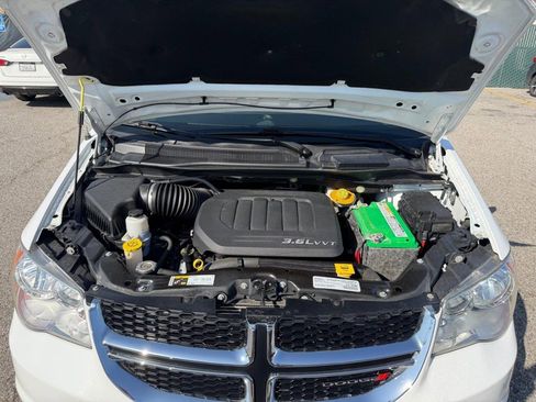 Used 2018 Dodge Grand Caravan SXT image 52