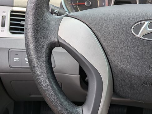 Used 2012 Hyundai Elantra GLS FWD image 22