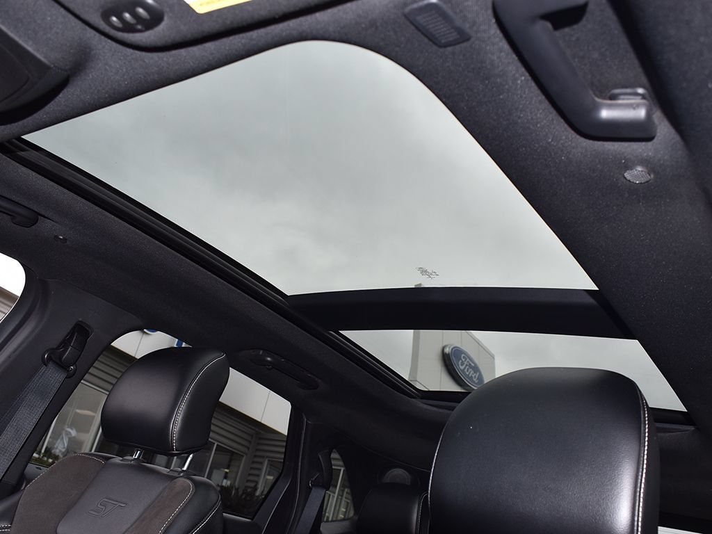 Used 2019 Ford Edge ST w/ Equipment Group 401A AWD/4WD image 7