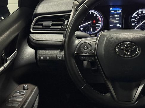 Used 2022 Toyota Camry SE FWD image 25