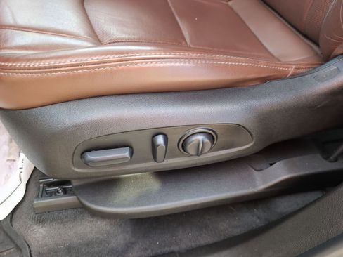 Used 2018 Buick Enclave Avenir w/ Avenir Technology Package image 16