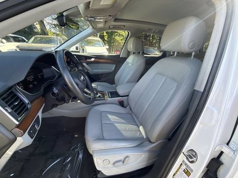 Used 2022 Audi Q5 2.0T Premium Plus w/ Premium Plus Package AWD/4WD image 13