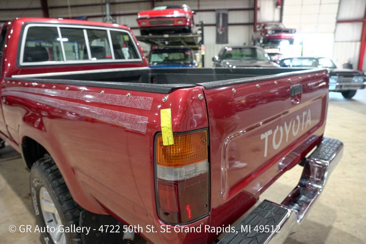 Used 1993 Toyota Pickup Deluxe AWD/4WD image 35